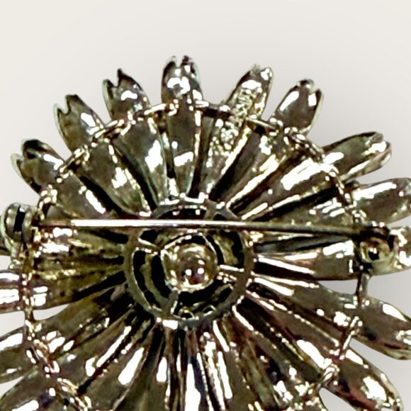 Vintage Lisner Silver Tone Flower Brooch Daisy Sunflower - Picture 3 of 3